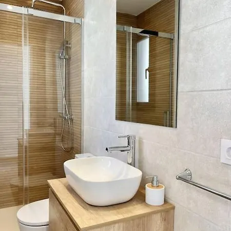 Moderno Con Terraza En La Azotea Daire Roses